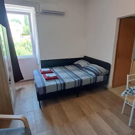 Dejan Apartments-top Centar-old Town-low Budget شقة *