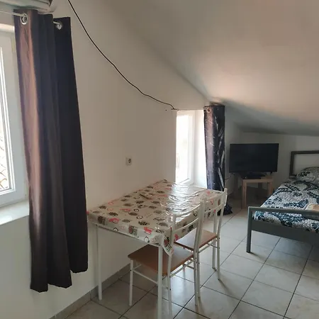 Dejan Apartments-top Centar-old Town-low Budget Apartment