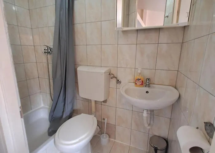 Dejan Apartments-top Centar-old Town-low Budget 公寓