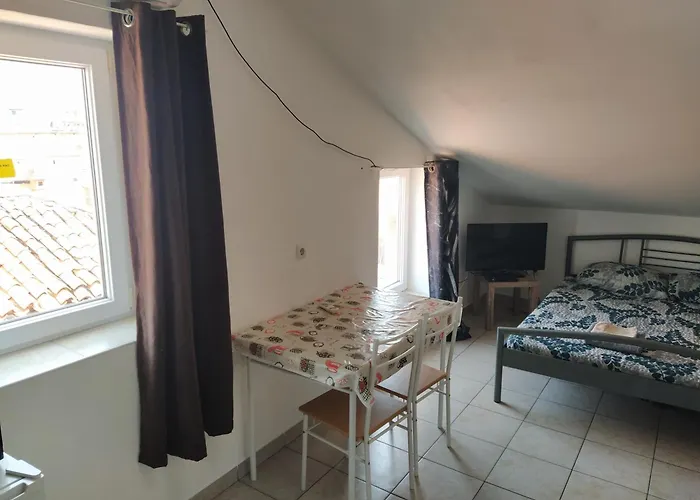 Dejan Apartments-top Centar-old Town-low Budget 公寓