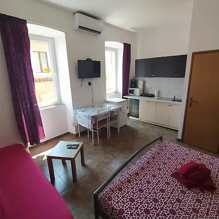 Dejan Apartments-top Centar-old Town-low Budget