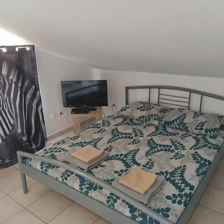 Dejan Apartments-top Centar-old Town-low Budget * Pula