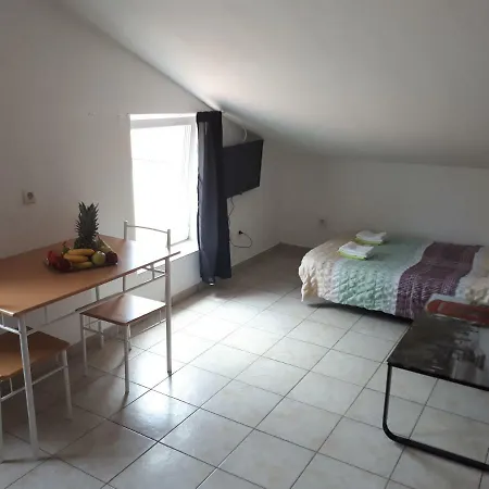 Dejan 2-top Centar-old Town Studio Apartment Pula