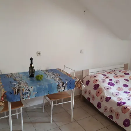 Dejan 2-top Centar-old Town Studio Apartment Pula