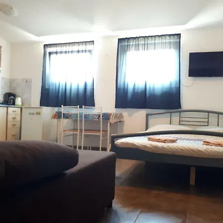 Dejan 2-top Centar-old Town Studio Apartment Pula