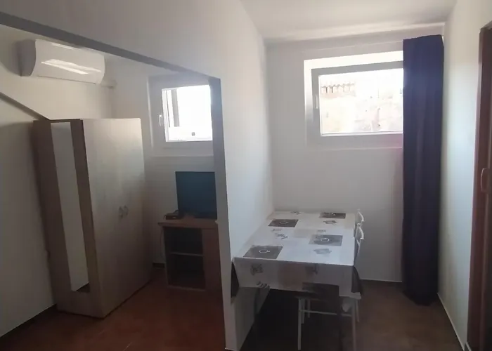 Dejan Apartments-top Centar-old Town-low Budget Appartement