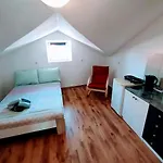 Dejan Apartments-top Centar-old Town-low Budget Appartement