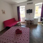 Appartement Dejan Apartments-top Centar-old Town-low Budget Pula