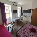 Dejan Apartments-top Centar-old Town-low Budget