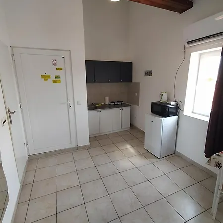 Dejan Apartments-top Centar-old Town-low Budget Pula